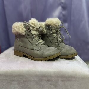 Toddler fur boots